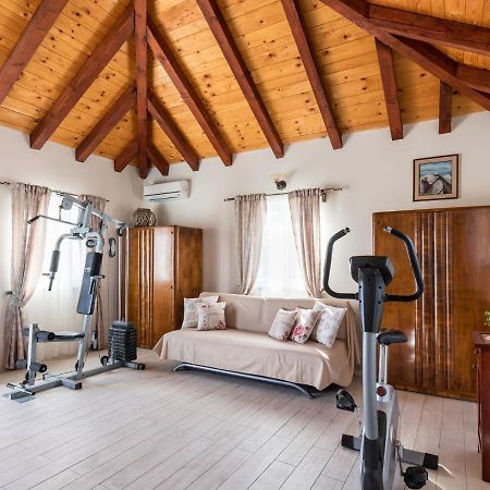 Luxurious Villa In Selca With Pool Exteriör bild