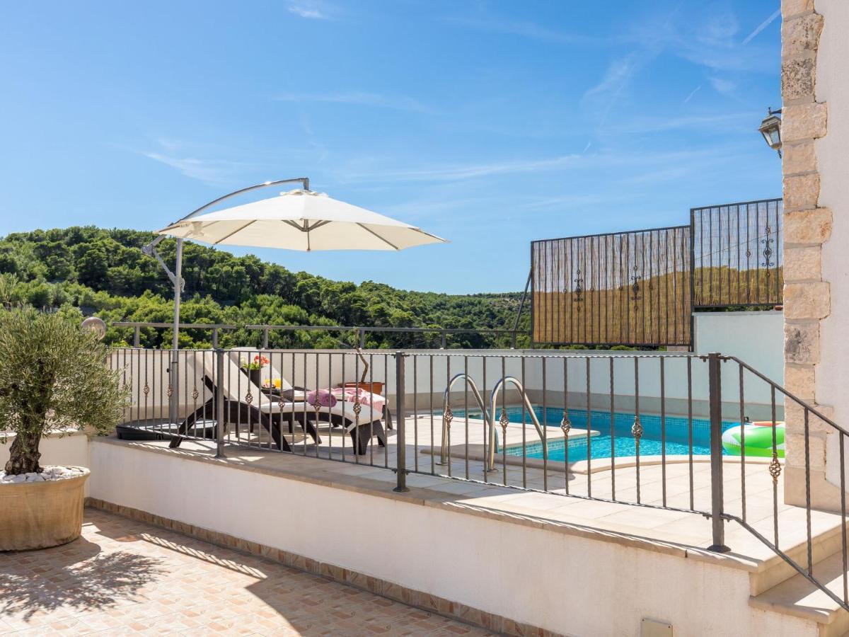 Luxurious Villa In Selca With Pool Exteriör bild